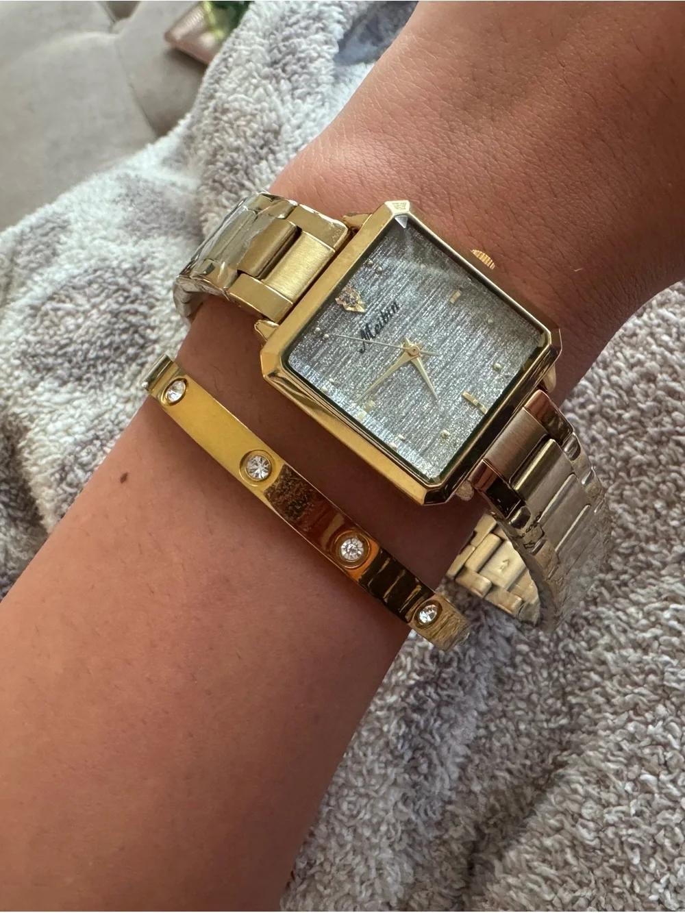 Gold-Tone Square Smartwatch with Textured Silver Dial